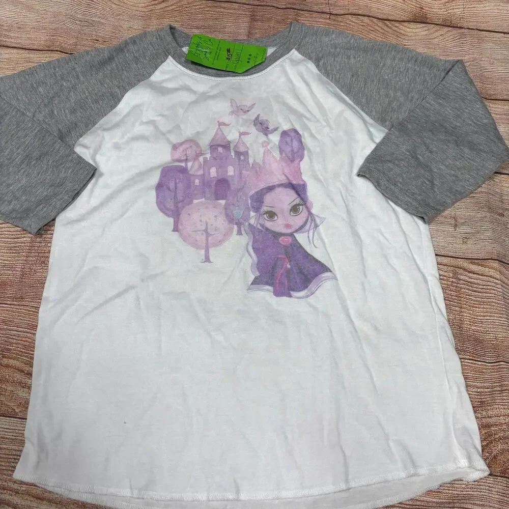 Graphic Raglan Sleeve Shirt with Castle and Character Design Youth Large NWT